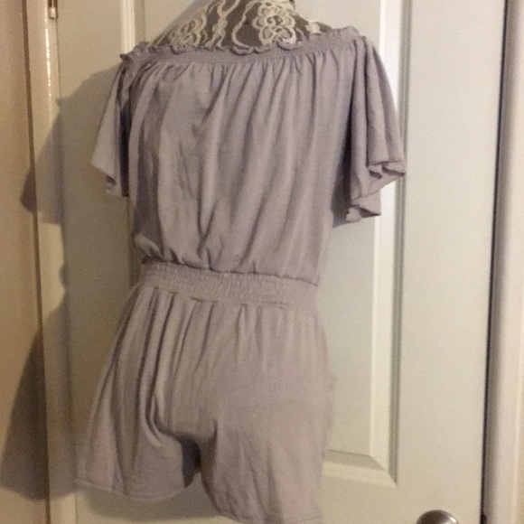 Vessos Shorts jumpsuit - Picture 2 of 9